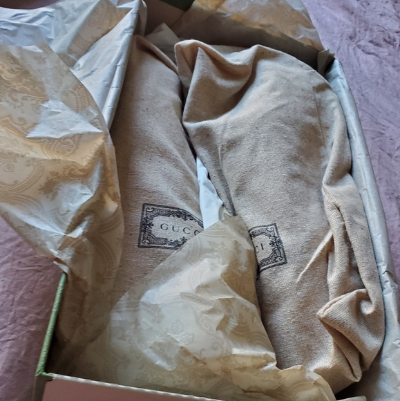 Authentic Gucci - Picture 4 of 4